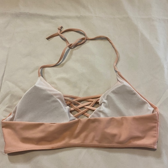 Large bikini top with crossed details in front, light pink swimsuit - Picture 3 of 4